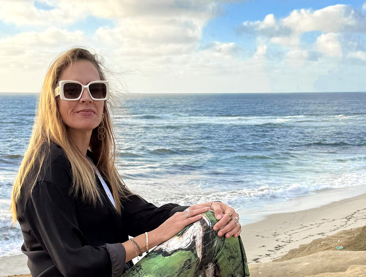 Klara Chavarría by the ocean