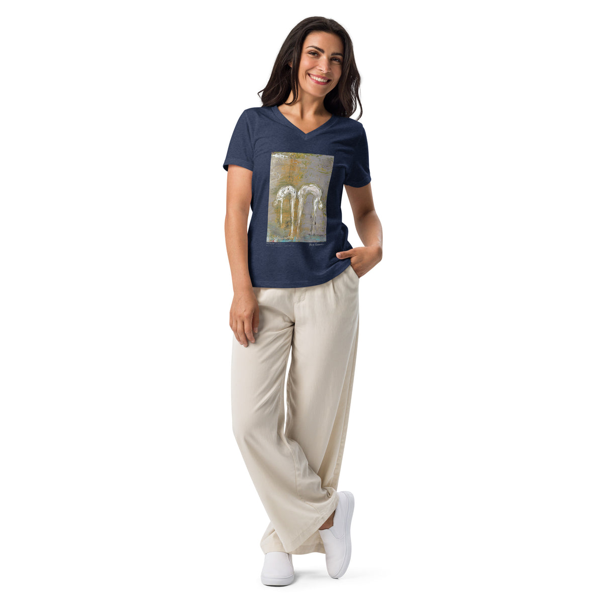 THE SEARCH V-neck tee – Heather Navy – front on model